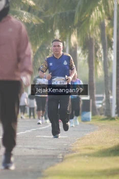 Runner Photo 4318778