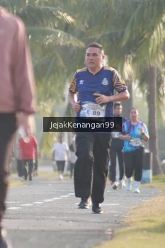 Runner Photo 4318779