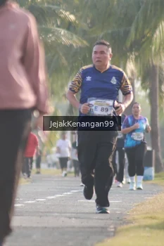 Runner Photo 4318781