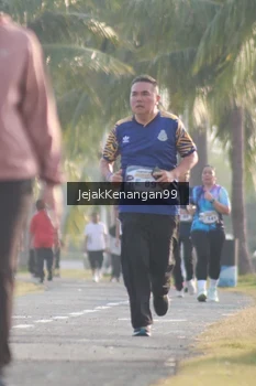 Runner Photo 4318782