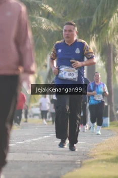 Runner Photo 4318784