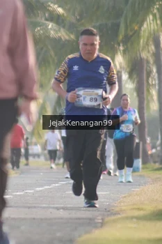 Runner Photo 4318786