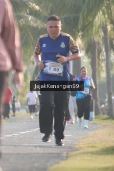 Runner Photo 4318789