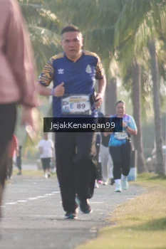 Runner Photo 4318791
