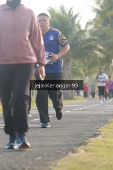 Runner Photo 4318795