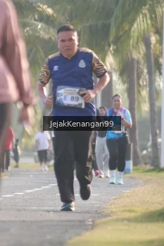 Runner Photo 4318796