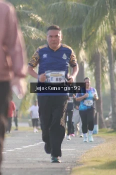 Runner Photo 4318797