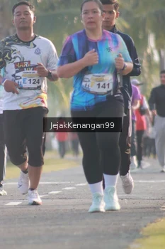 Runner Photo 4318800