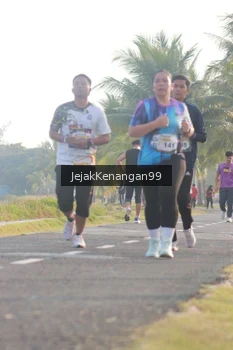 Runner Photo 4318801