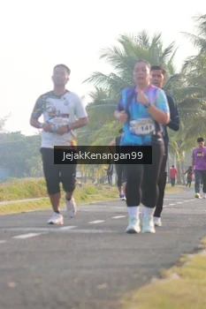 Runner Photo 4318804