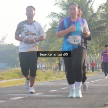 Runner Photo 4318809