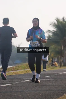 Runner Photo 4318840