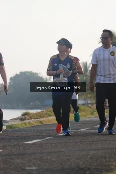 Runner Photo 4318861