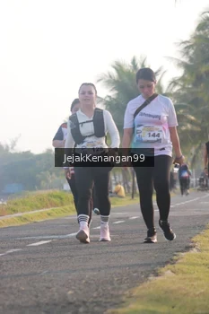 Runner Photo 4318875