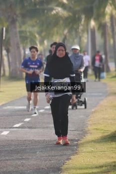Runner Photo 4318905