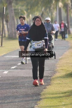 Runner Photo 4318913