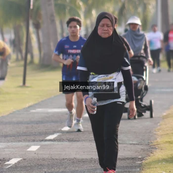 Runner Photo 4318915