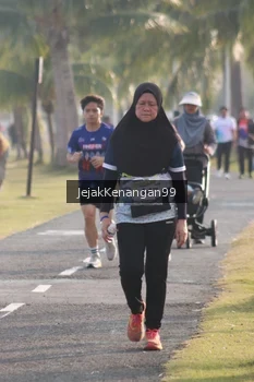 Runner Photo 4318917