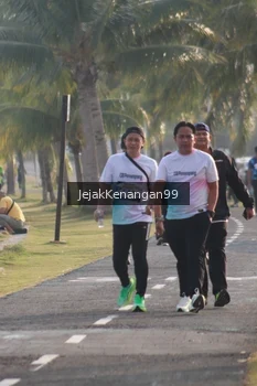 Runner Photo 4318942