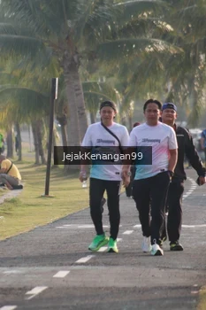 Runner Photo 4318943