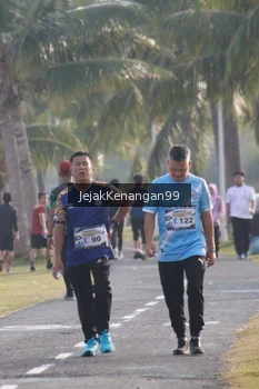 Runner Photo 4319068