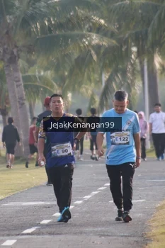 Runner Photo 4319069