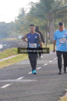 Runner Photo 4319076