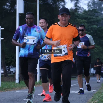 Runner Photo 4319716