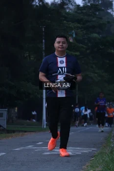 Runner Photo 4319743