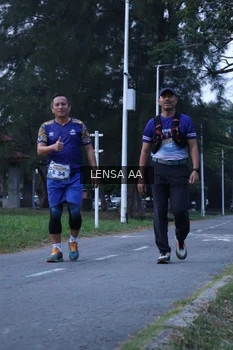 Runner Photo 4319776