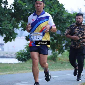 Runner Photo 4319853
