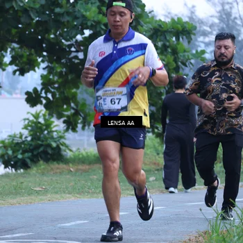 Runner Photo 4319859