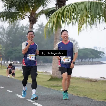 Runner Photo 4320032