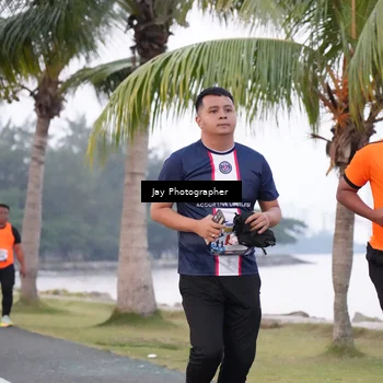 Runner Photo 4320146