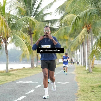 Runner Photo 4320343