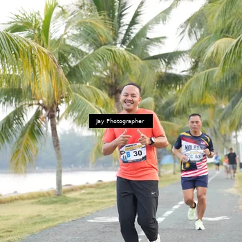 Runner Photo 4320400