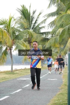 Runner Photo 4320415