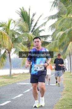 Runner Photo 4320419
