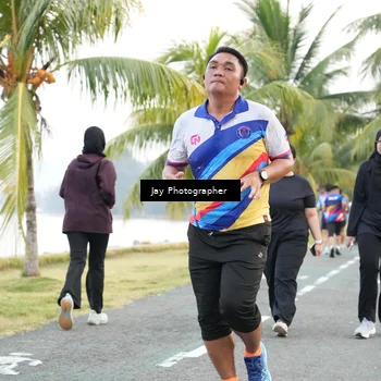 Runner Photo 4320543