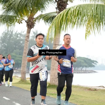 Runner Photo 4320594