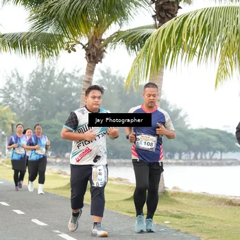 Runner Photo 4320597
