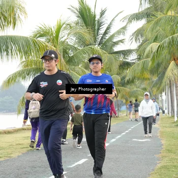 Runner Photo 4320675