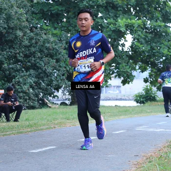 Runner Photo 4320718