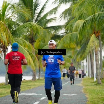 Runner Photo 4320755