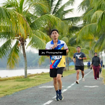 Runner Photo 4320765