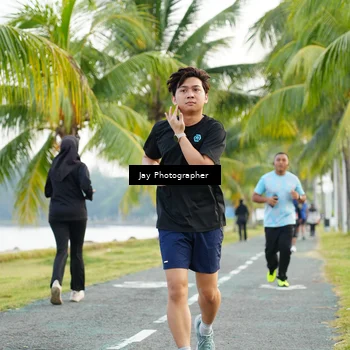 Runner Photo 4320875