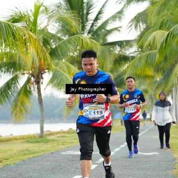 Runner Photo 4320899