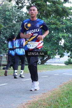 Runner Photo 4321419