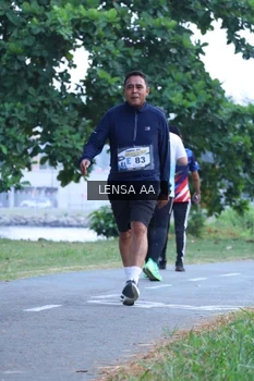 Runner Photo 4321425