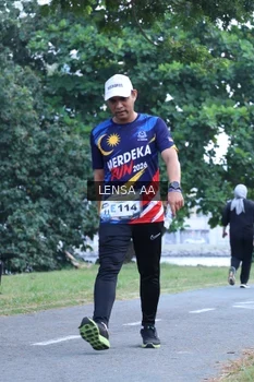 Runner Photo 4321442